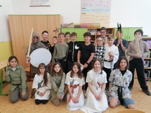 Ve 4.B proběhla Dívčí válka