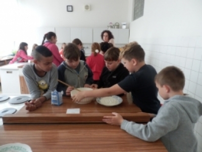 Projektový den &quot;Ten dělá to a ten zas tohle&quot; - 1. stupeň