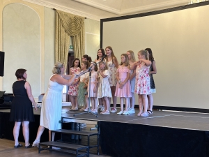 Březinky zpívaly "deváťákům"